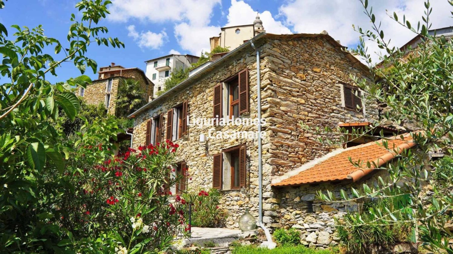 3 bedrooms Villa in Borgomaro, Italy No. 305522