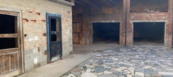 24-Zimmer Haus in Casalnoceto, Italy, Nr. 23290 5