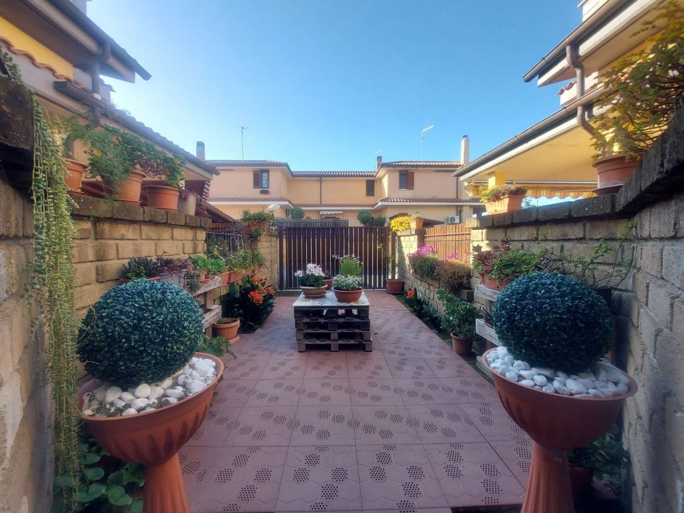 Villa de 3 habitaciónes en Ladispoli, Italy No. 100870