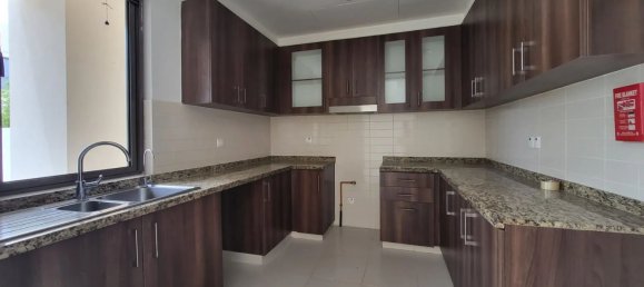 3 bedrooms Villa in Dubai, UAE No. 42699 6