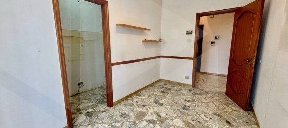 4-salle Propriété commerciale à Matera, Italy No. 27656 8