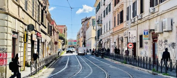 2 rooms Commercial property in Rome, Italy No. 317539 14