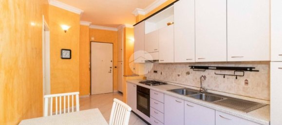 2 rooms Apartment in Turin, Italy No. 263549 3
