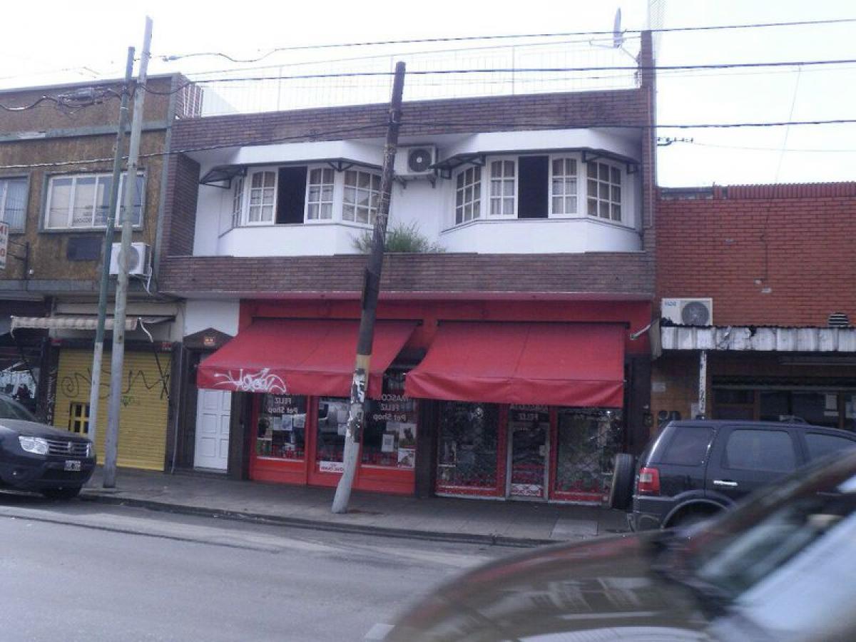 3 bedrooms House in Lanus, Argentina No. 17555