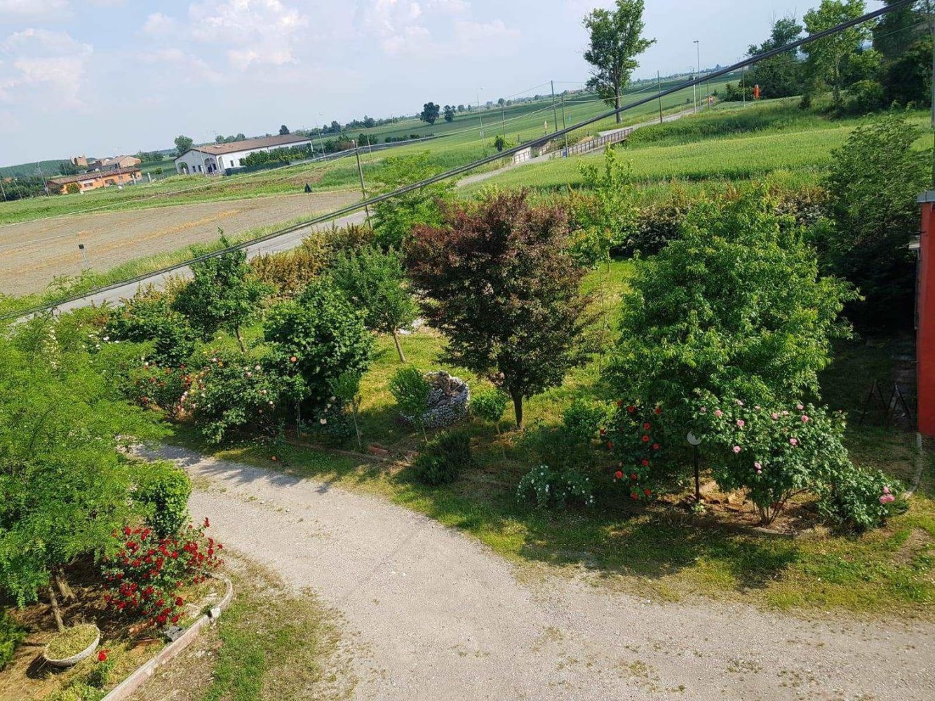 Дом с 4 комнатами в Карпи, Италия № 221066