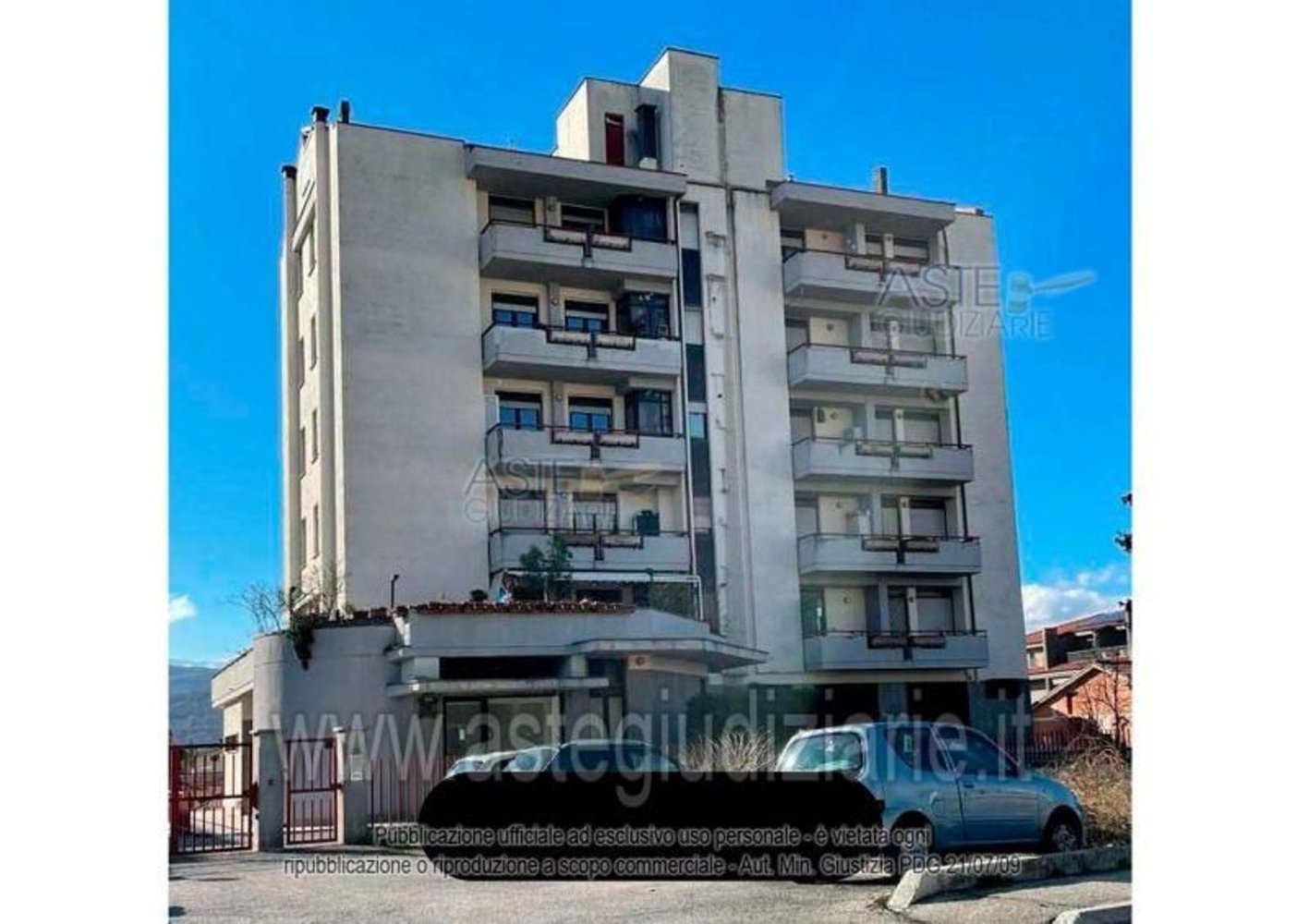 142m² Commercial property in L'Aquila, Italy No. 324071