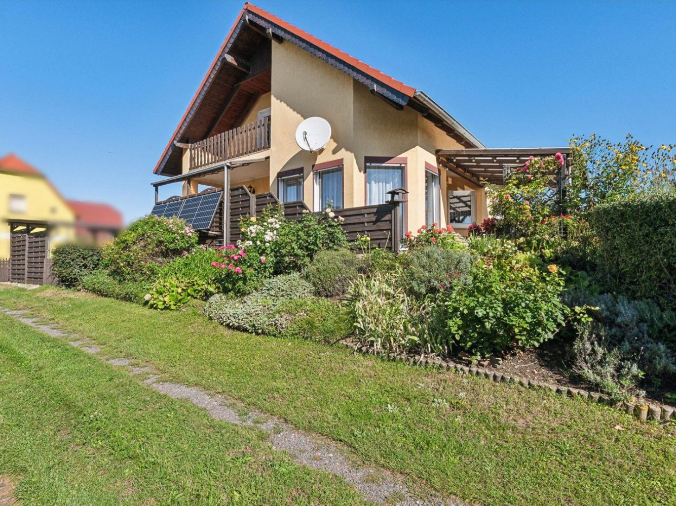 4 rooms House in Saalekreis, Germany No. 286105