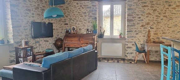 4 bedrooms House in Chemere-le-Roi, France No. 195996 5