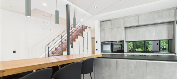 7 rooms Townhouse in Aschaffenburg, Germany No. 232358 3