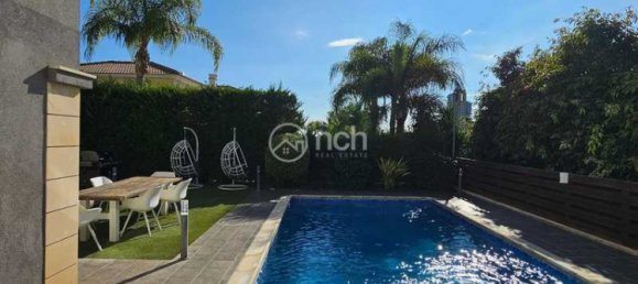 4 Schlafzimmer Villa in Agios Tychonas, Cyprus, Nr. 18760 11