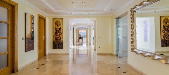 8 Schlafzimmer Villa in Marbella, Spain, Nr. 10067 3