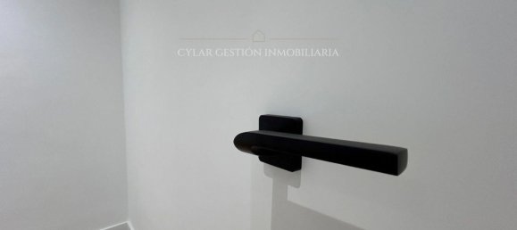 Apartamento de 3 dormitorios en Salamanca, Spain No. 18117 25