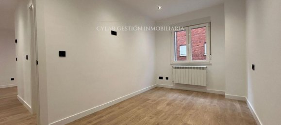 Apartamento de 3 dormitorios en Salamanca, Spain No. 18117 27