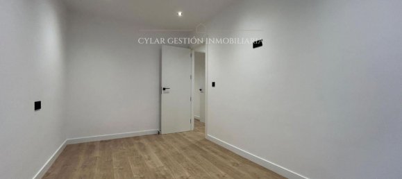 Apartamento de 3 dormitorios en Salamanca, Spain No. 18117 26