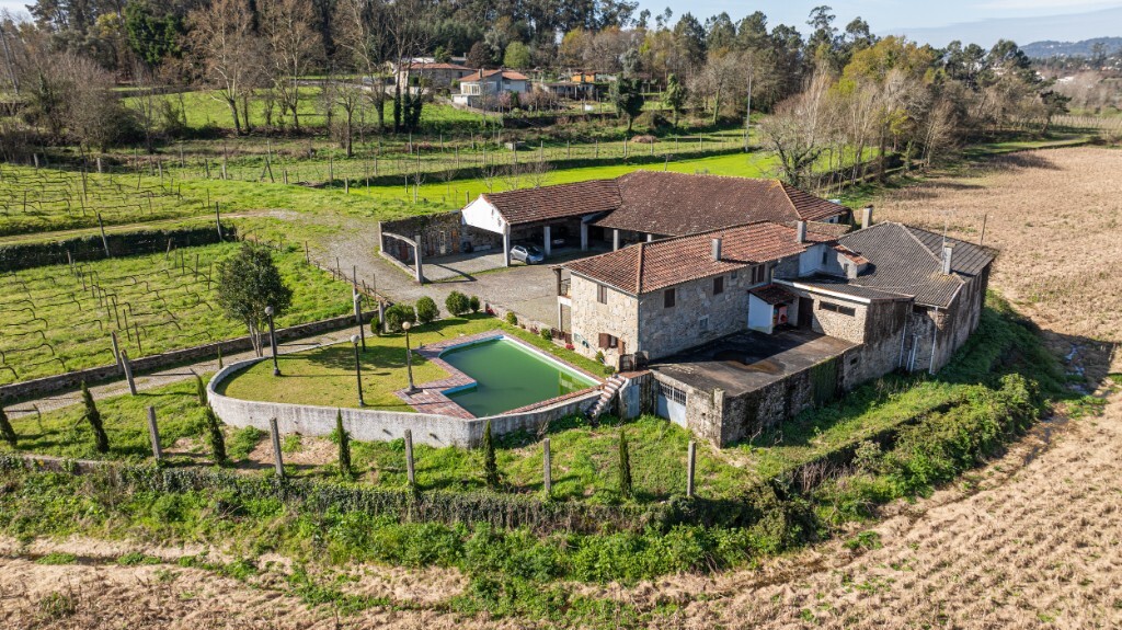 5 bedrooms House in Rendufe, Portugal No. 40916