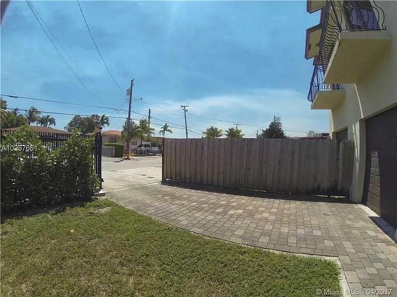 6 dormitorios villa en venta en Miami, Miami-Dade, Florida, USA № 613826