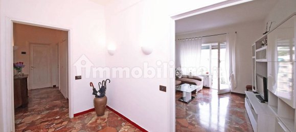 Apartamento de 2 dormitorios en Genoa, Italy No. 313385 12