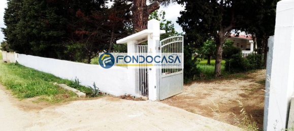 Вилла с 4 комнатами в Бриндизи, Италия № 217487 2