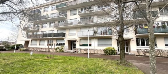 2 Schlafzimmer Wohnung in Le Plessis-Bouchard, France, Nr. 358702 2