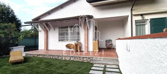 2 bedrooms House in Montignoso, Italy No. 215894 3