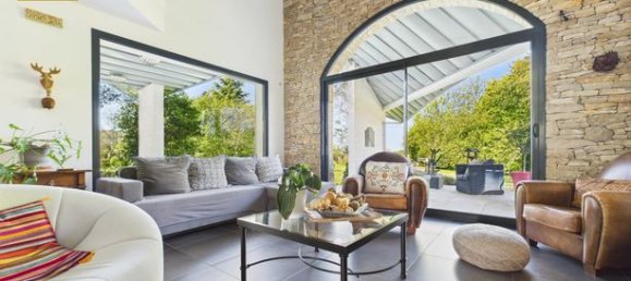 5 bedrooms Villa in Doubs, France No. 301957 7