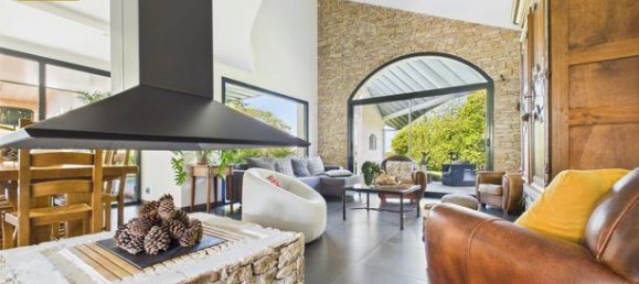 5 bedrooms Villa in Doubs, France No. 301957 6