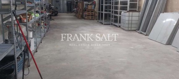 355m² Warehouse in Hamrun, Malta No. 11966 9