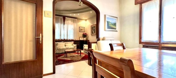 3 bedrooms House in Treviso, Italy No. 341588 12