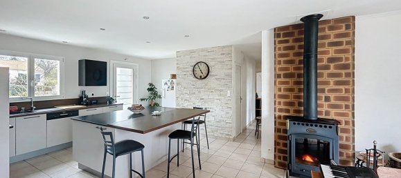 4 bedrooms House in Cheix-en-Retz, France No. 98924 12