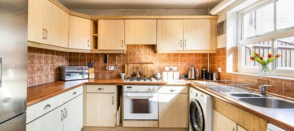 3 bedrooms House in Warrington, United Kingdom No. 2048 4