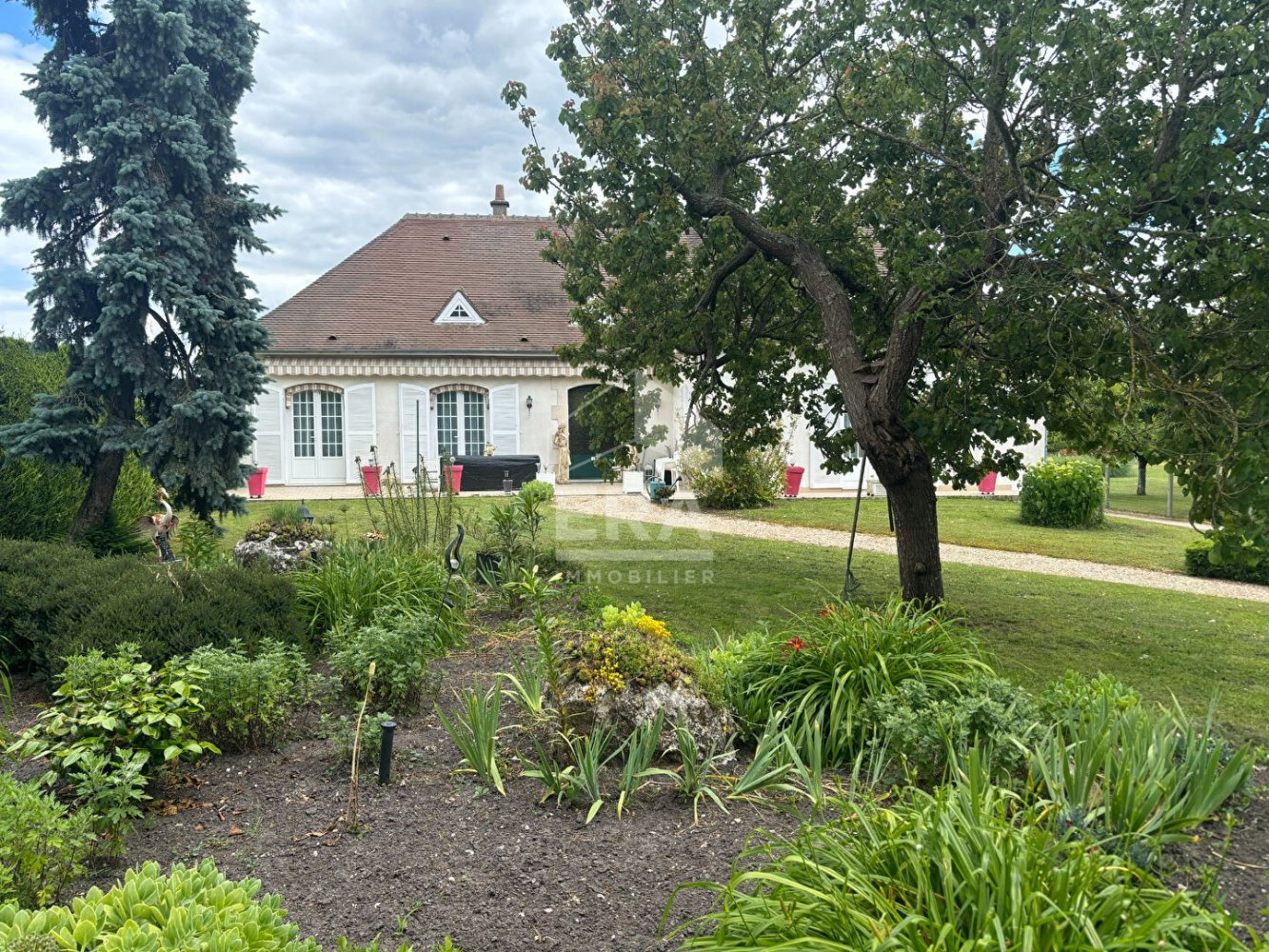 3 bedrooms Villa in La Vernelle, France No. 253236