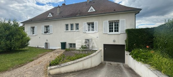 3 bedrooms Villa in La Vernelle, France No. 253236 3