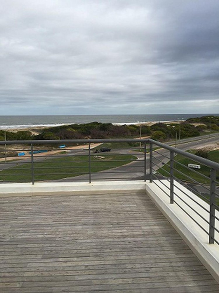 3 bedrooms Apartment in Maldonado, Uruguay No. 7977