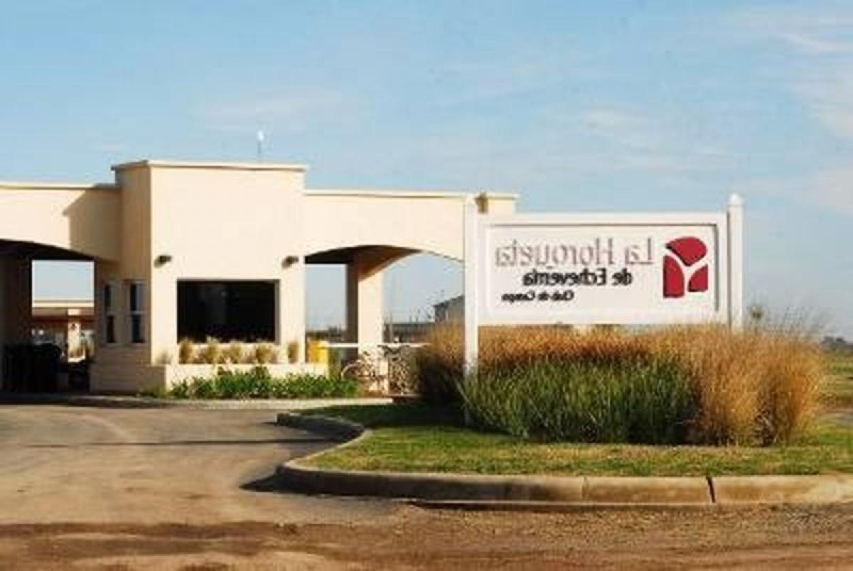 Grundstück in Esteban Echeverria, Argentina, Nr. 32492