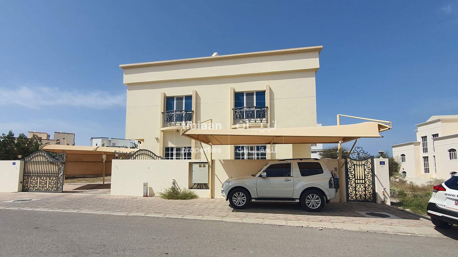 5 bedrooms Property in Al Khuwair, Oman No. 556