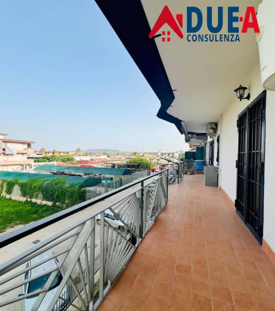 1 غرف نوم شقة في Giugliano in Campania, Italy رقم 306201