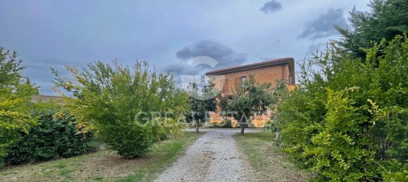 8 rooms House in Montepulciano, Italy No. 114024 3