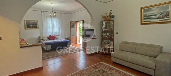 8 rooms House in Montepulciano, Italy No. 114024 5