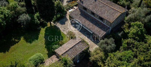 4 bedrooms House in Florence, Italy No. 238029 3