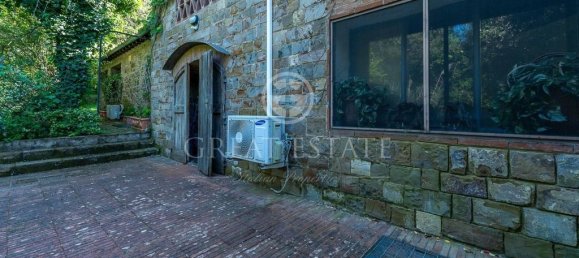 4 bedrooms House in Florence, Italy No. 238029 4