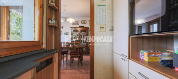 2 bedrooms Apartment in Calderara di Reno, Italy No. 344946 4