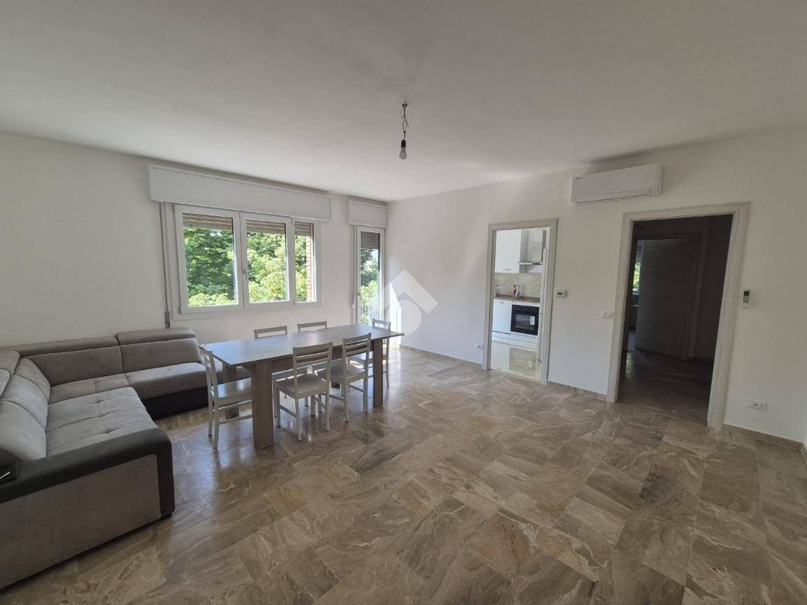 4 bedrooms Apartment in Spinea, Italy No. 268409