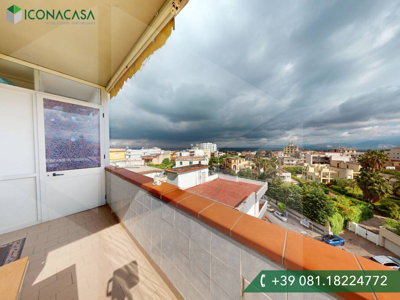 Apartamento de 3 habitaciónes en Sant'Anastasia, Italy No. 24002