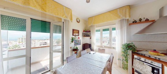 Apartamento de 3 habitaciónes en Sant'Anastasia, Italy No. 24002 2