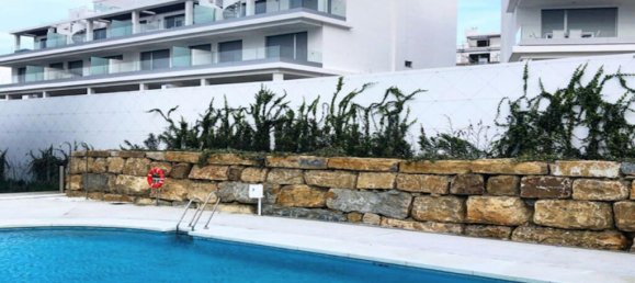 2 bedrooms Apartment in Estepona, Spain No. 185303 2