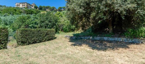 4 bedrooms House in Cortona, Italy No. 57841 3