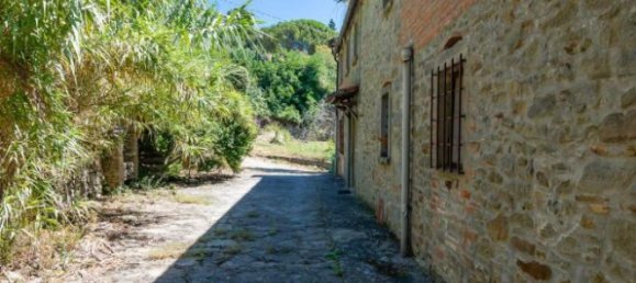 4 bedrooms House in Cortona, Italy No. 57841 19