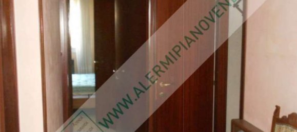 2 bedrooms Apartment in Milan, Italy No. 373142 3