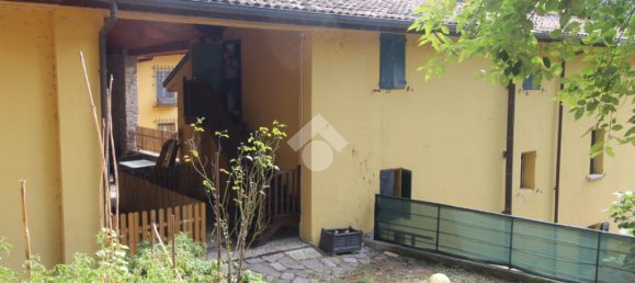 1 bedroom Apartment in Marzabotto, Italy No. 320829 2