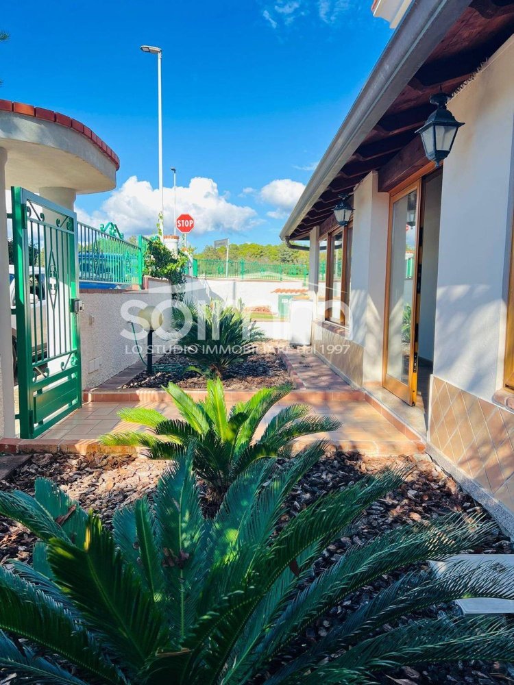 7 rooms Villa in Quartu Sant'Elena, Italy No. 87772